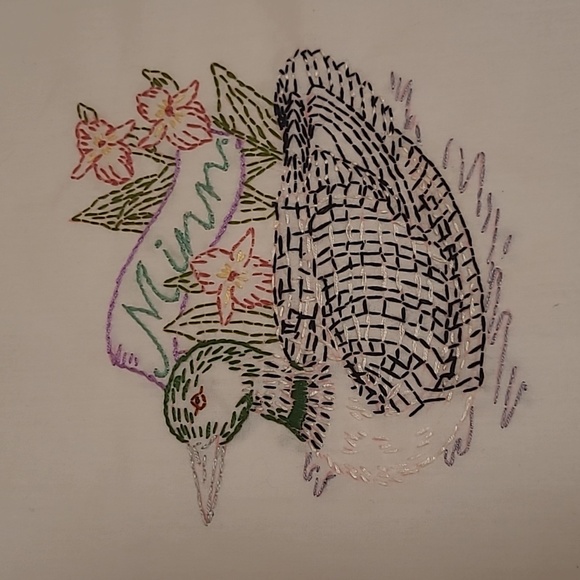 Vintage Hand Stitched Minnesota State Bird & Flower. - Picture 1 of 16